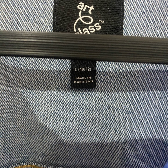 ART CLASS - Picture 2 of 3